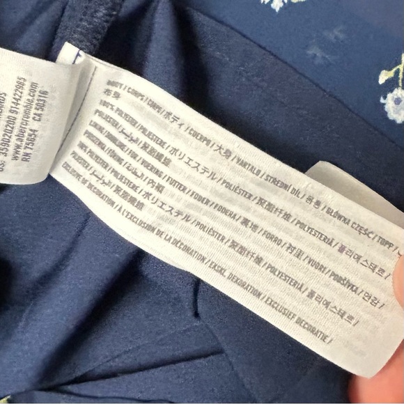 Hollister Floral Navy Blue Romper Size S - Picture 16 of 16